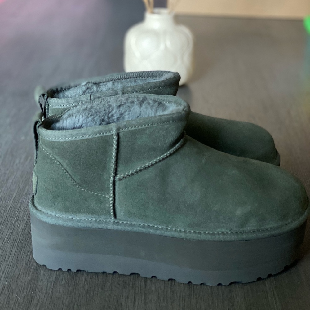 UGG Ultra Mini Platform in Forest Night